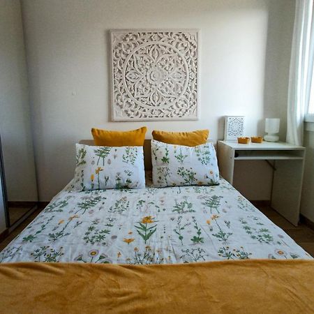 Private Room In Renovated Apartment - Tram 1 Min Walk Nisa Exterior foto