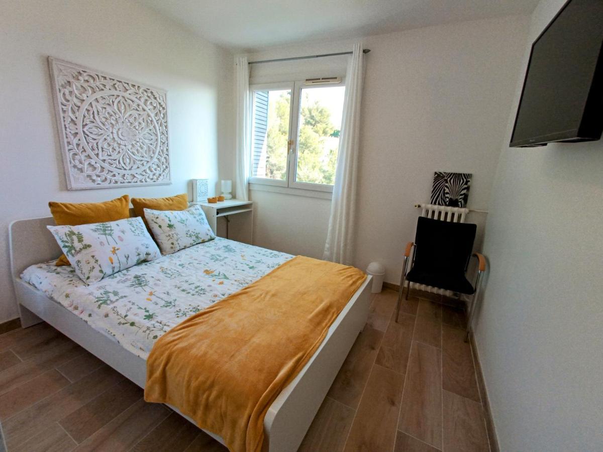 Private Room In Renovated Apartment - Tram 1 Min Walk Nisa Exterior foto