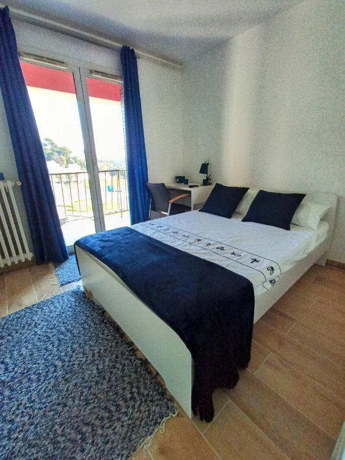 Private Room In Renovated Apartment - Tram 1 Min Walk Nisa Exterior foto