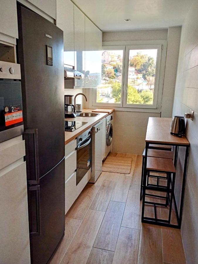 Private Room In Renovated Apartment - Tram 1 Min Walk Nisa Exterior foto