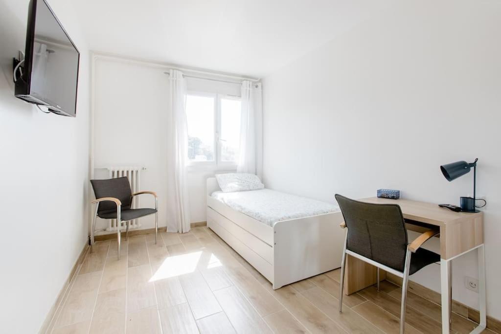 Private Room In Renovated Apartment - Tram 1 Min Walk Nisa Exterior foto