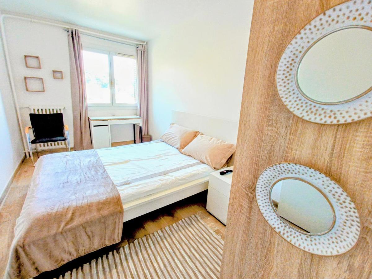 Private Room In Renovated Apartment - Tram 1 Min Walk Nisa Exterior foto